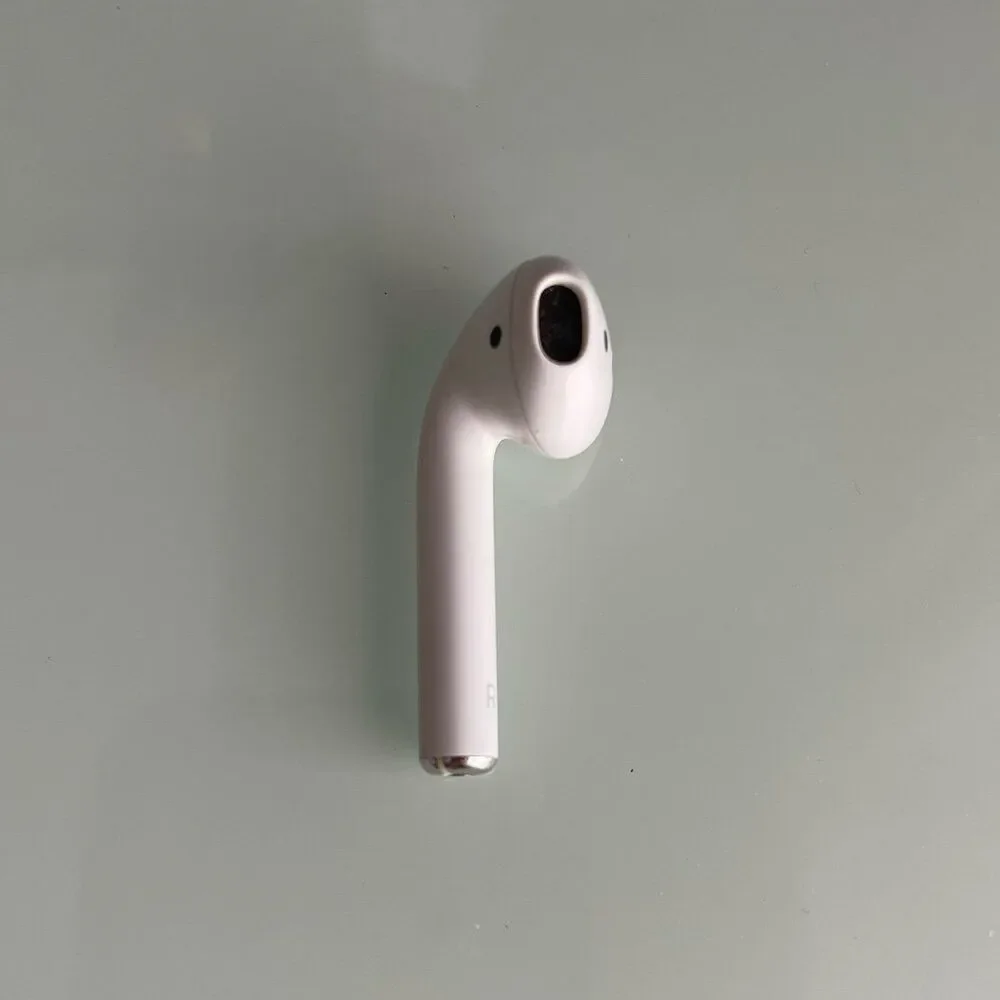 Apple AirPod 2nd Generation Right Ear Bud For Parts